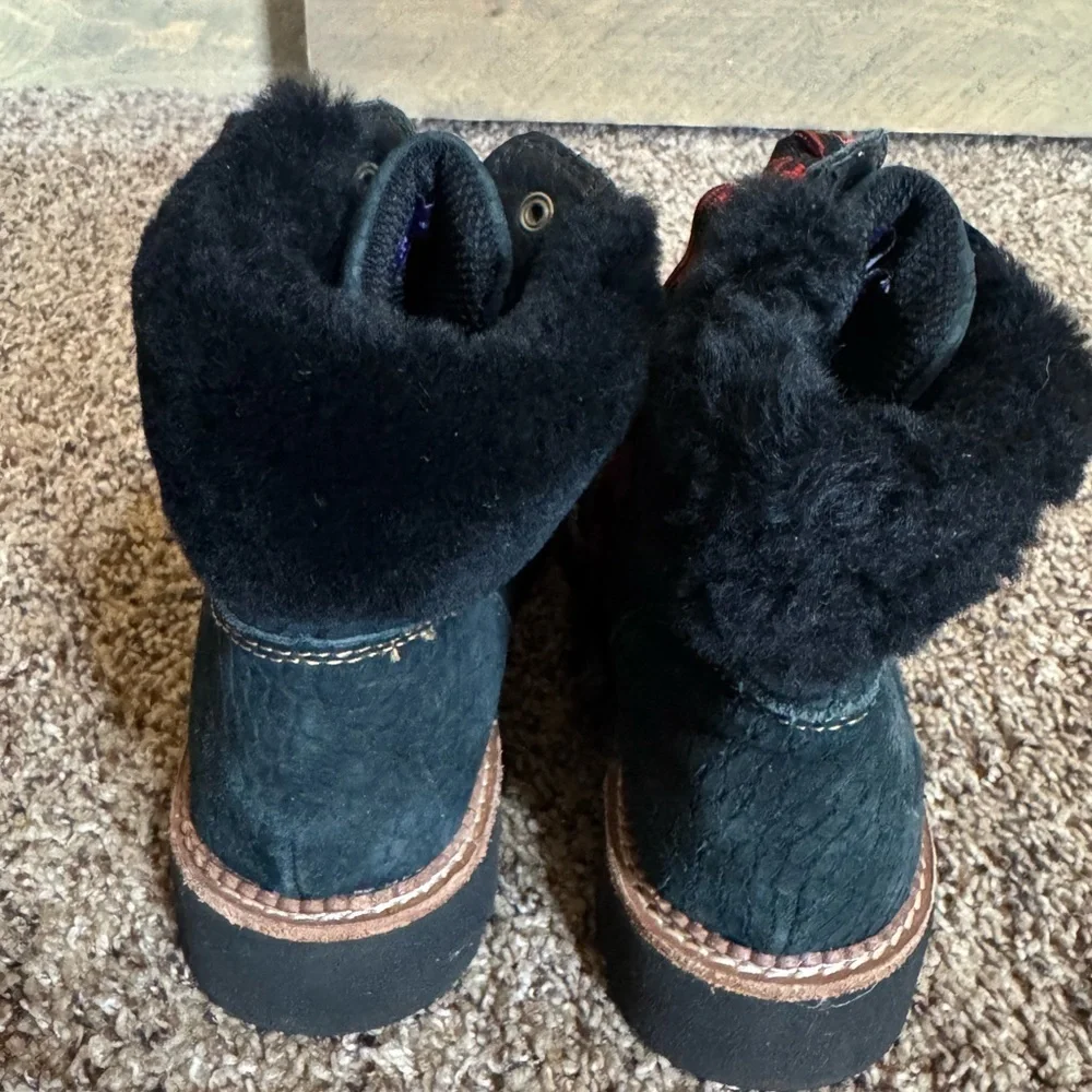 Bionica Danie black suede lace up boots with shearling collar Size 7.5